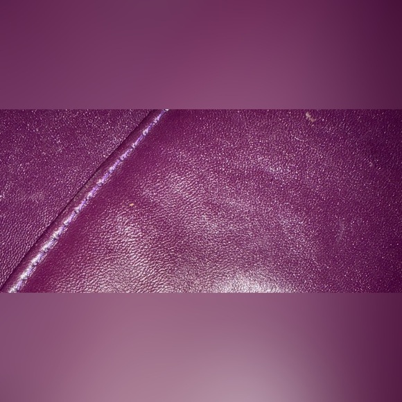 Vintage Purple leather clutch. - Picture 6 of 7